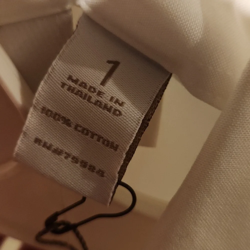 ❤️ NWT! CHICOS NO IRON BUTTON DOWN STRETCH COTTON POPLIN SHIRT, 8 -10 - Picture 5 of 8